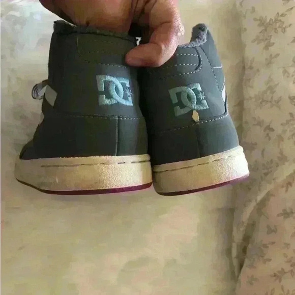 DC gray pink white high top sneakers tennis shoes girl youth 5 - Picture 2 of 6